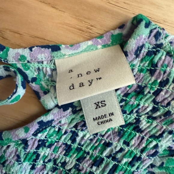 A New Day Floral Smocked Open Back Midi Dress Women's Size XS with pockets - Picture 9 of 11